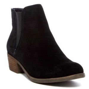 ✨Kensie✨Suede Booties